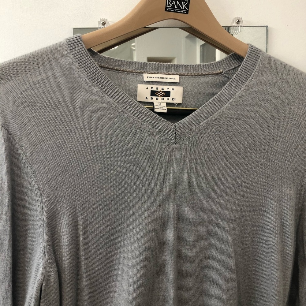 Joseph Abboud merino wool v neck Size L